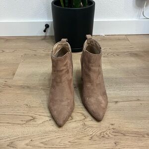 BCBG MaxAzria Elegant Pink Rose Ankle Boots Women’s Sz 7/37